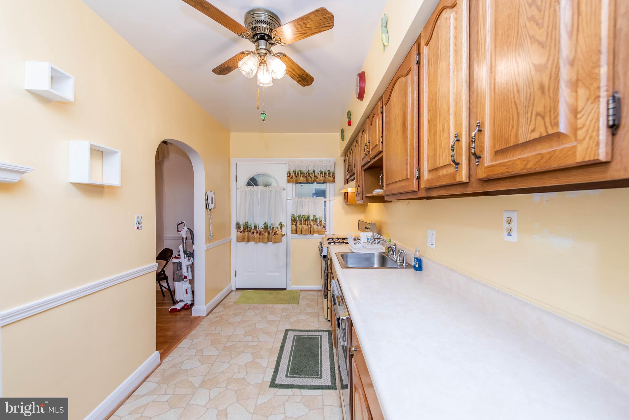 3715 Ina Avenue Baltimore, MD 21206 - Photo 11 of 34 Kitchen