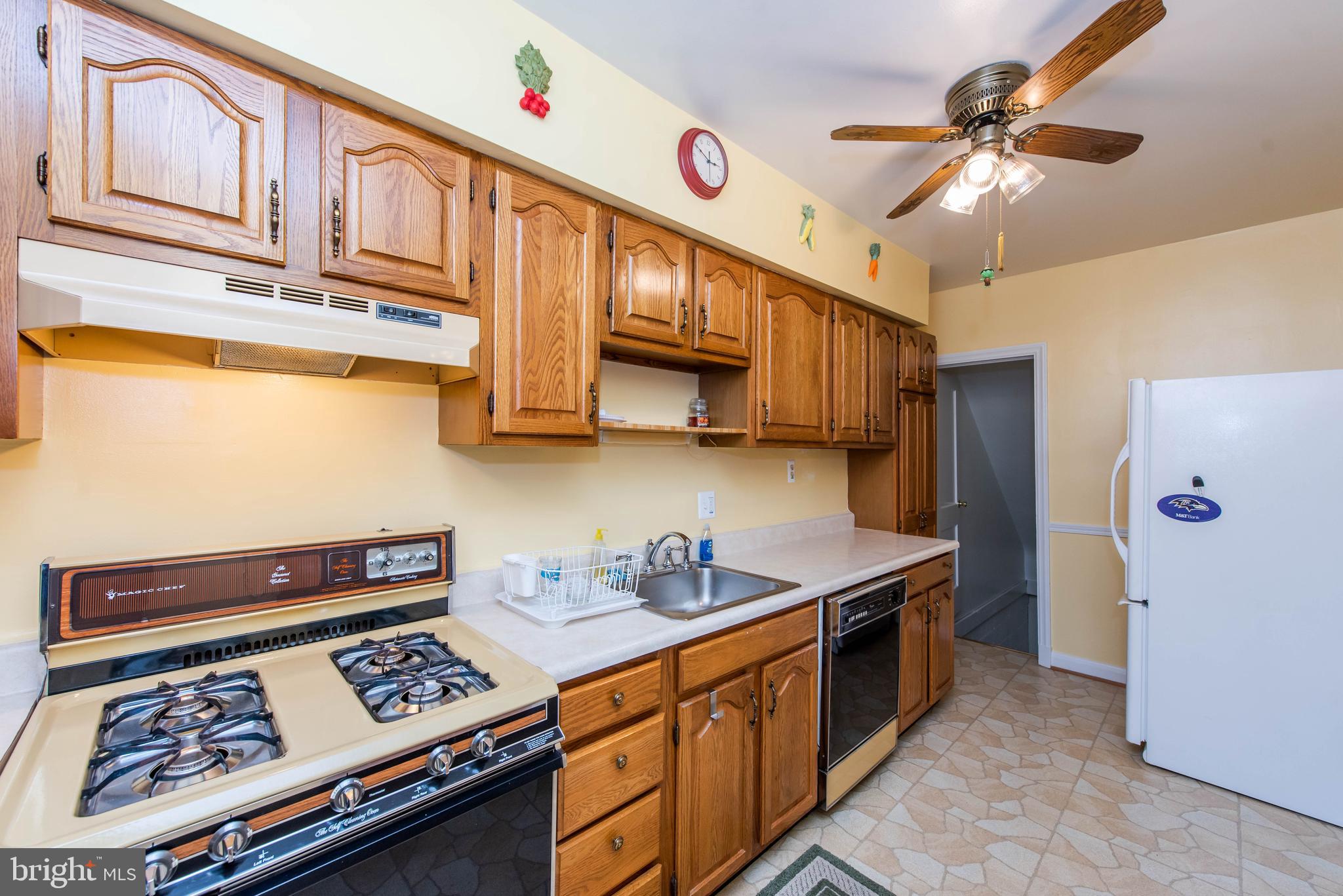 3715 Ina Avenue Baltimore, MD 21206 - Photo 12 of 34 Kitchen