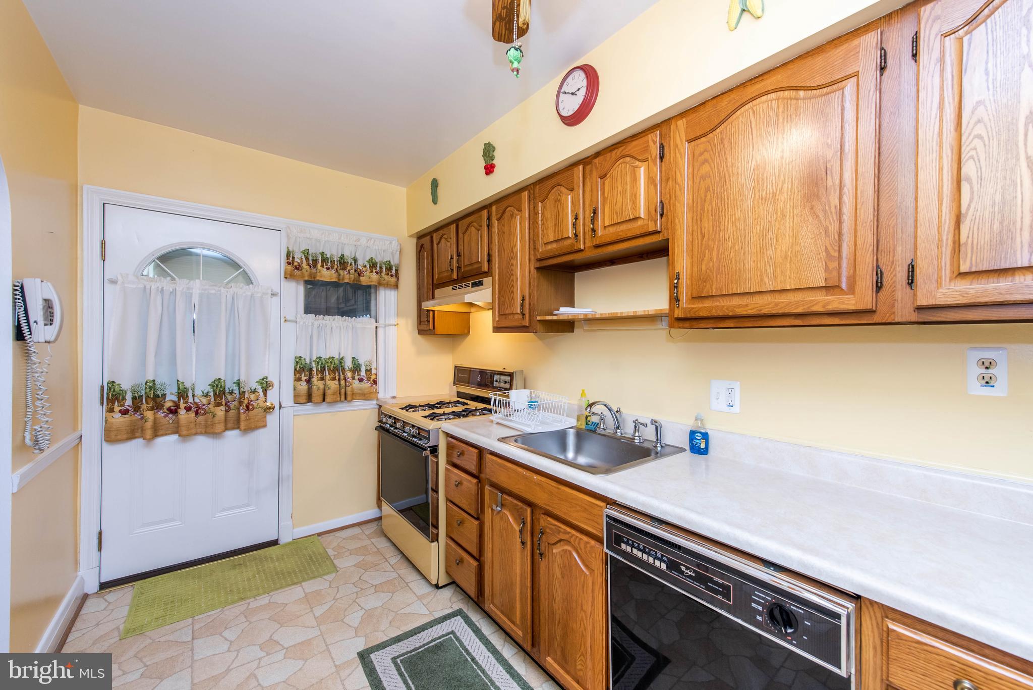 3715 Ina Avenue Baltimore, MD 21206 - Photo 13 of 34 Kitchen