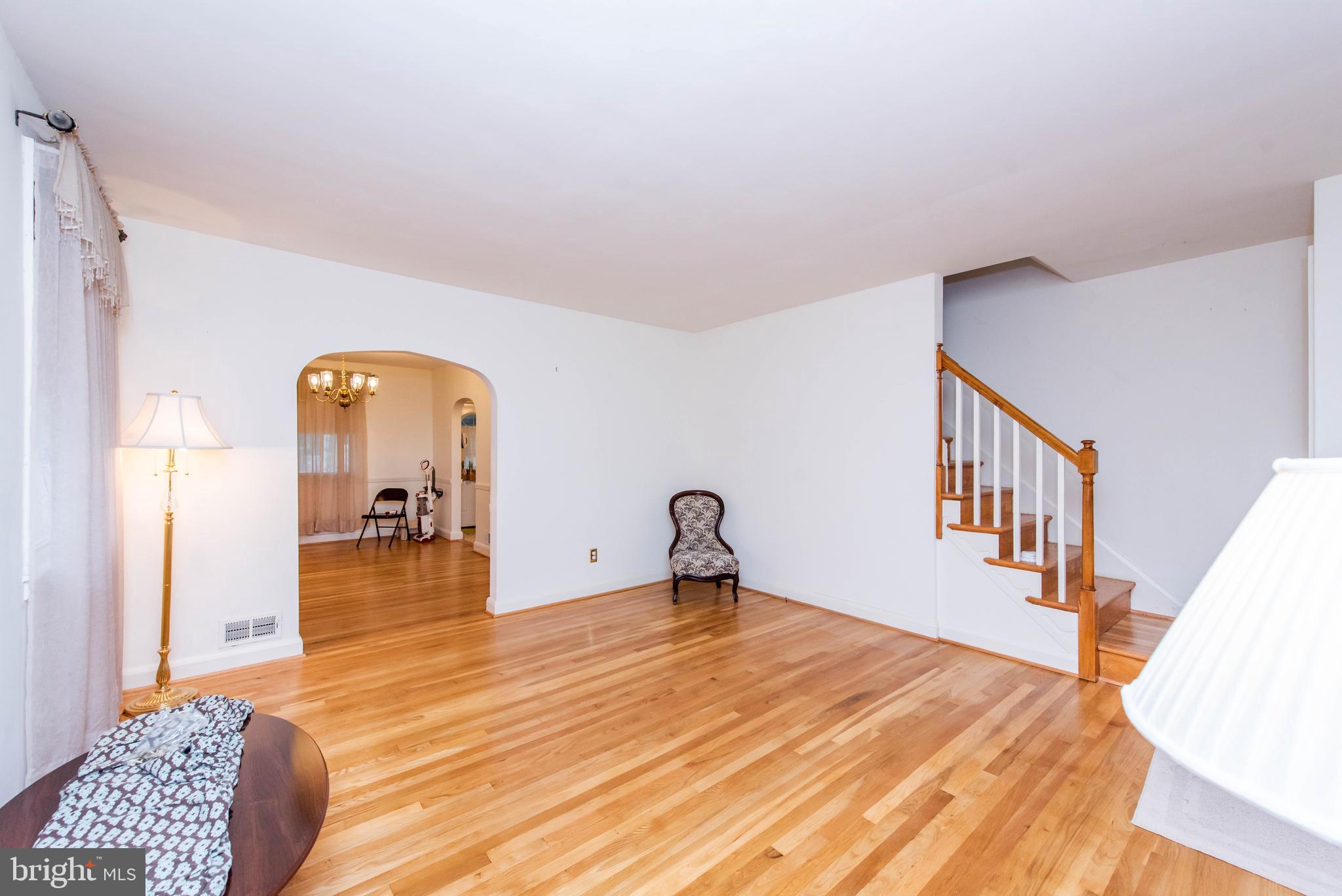 3715 Ina Avenue Baltimore, MD 21206 - Photo 8 of 34 Living Room