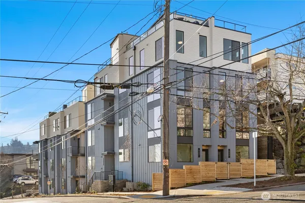 $1,029,950 | 955 North 35th Street, Seattle, WA 98103