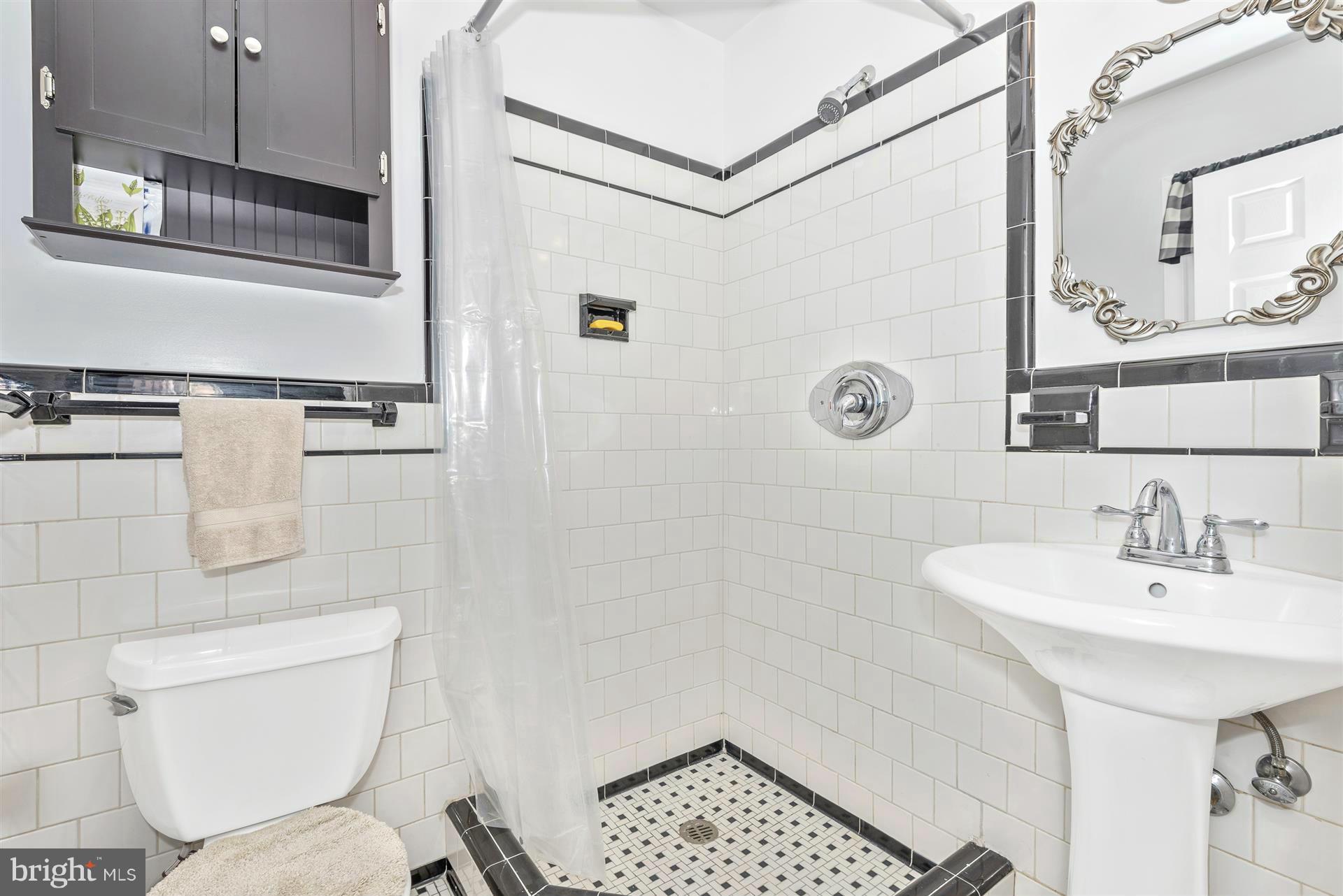 24915 Ridge Road Damascus, MD 20872 - Photo 18 of 25 Bath (Master)