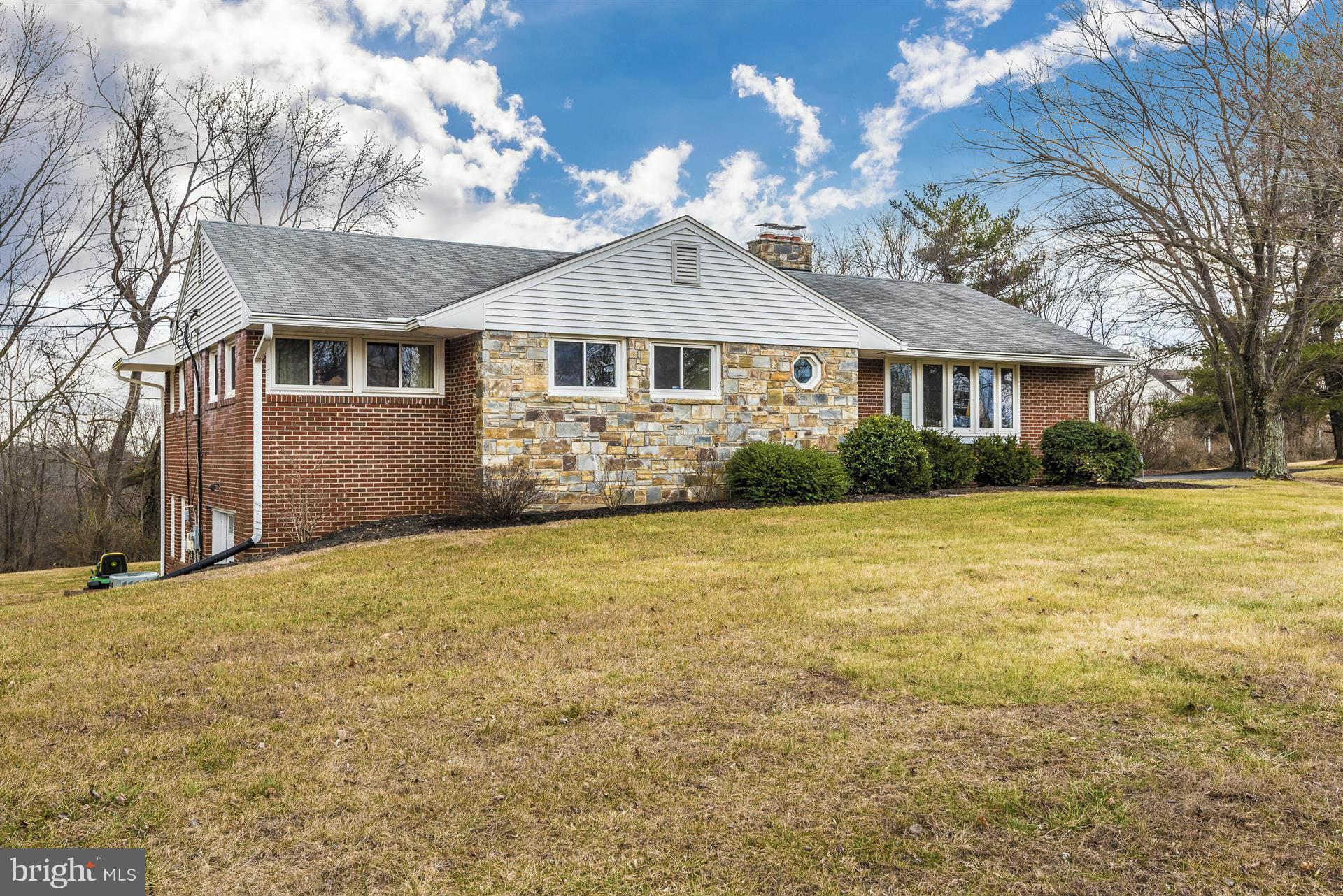 24915 Ridge Road Damascus, MD 20872 - Photo 3 of 25 Exterior (Front)