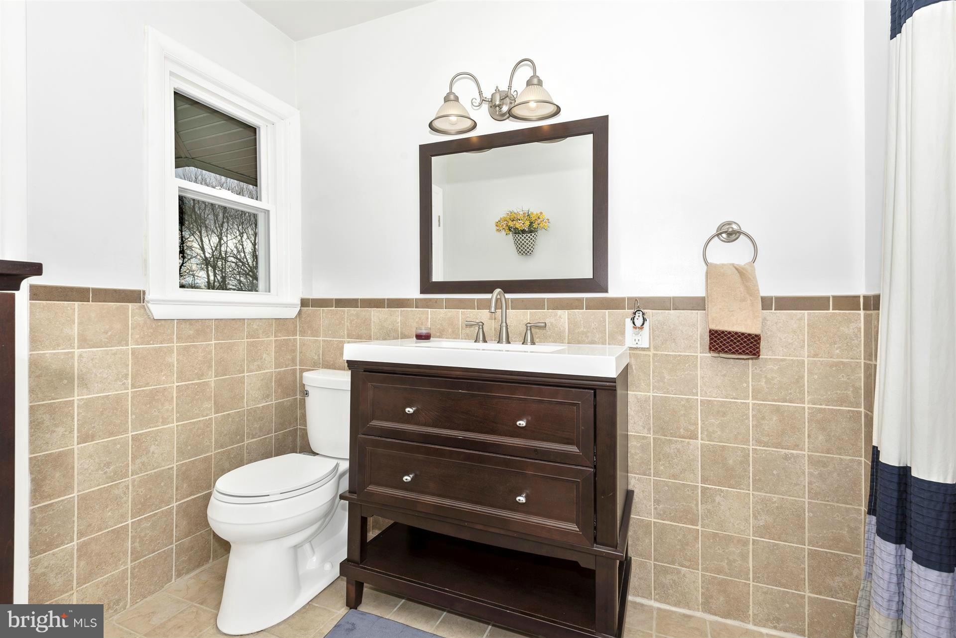 24915 Ridge Road Damascus, MD 20872 - Photo 22 of 25 Bath