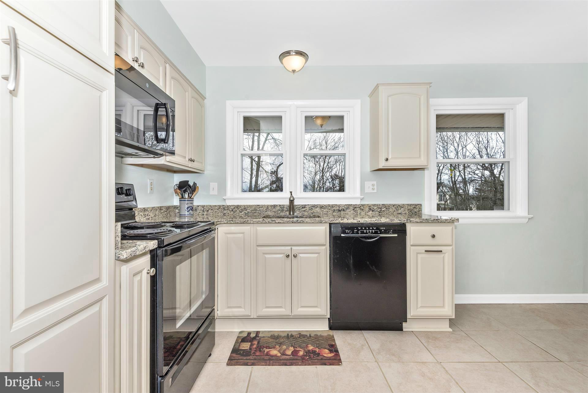 24915 Ridge Road Damascus, MD 20872 - Photo 7 of 25 Kitchen