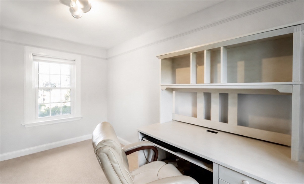 32 Grosvenor Road Waltham, MA 02453 - Photo 15 of 39