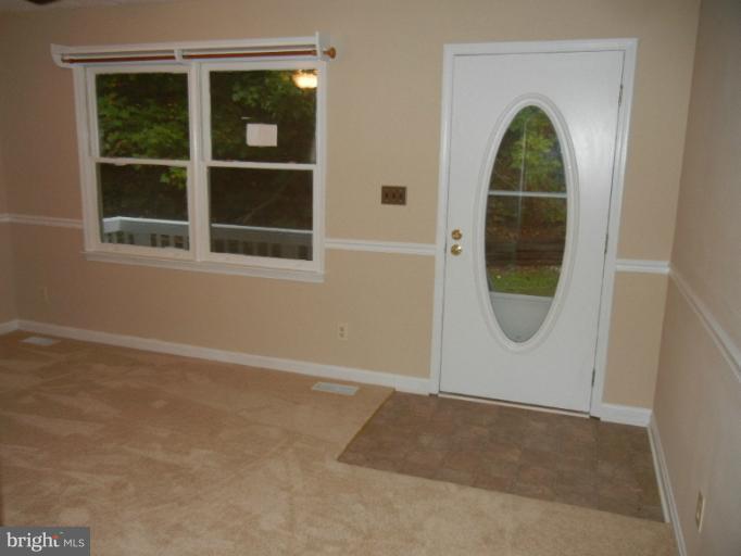 145 Mardsen Heights Road Linden, VA 22642 - Photo 15 of 22 Living Room