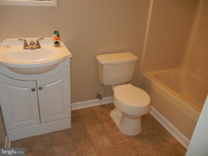 145 Mardsen Heights Road Linden, VA 22642 - Photo 9 of 22 Bath