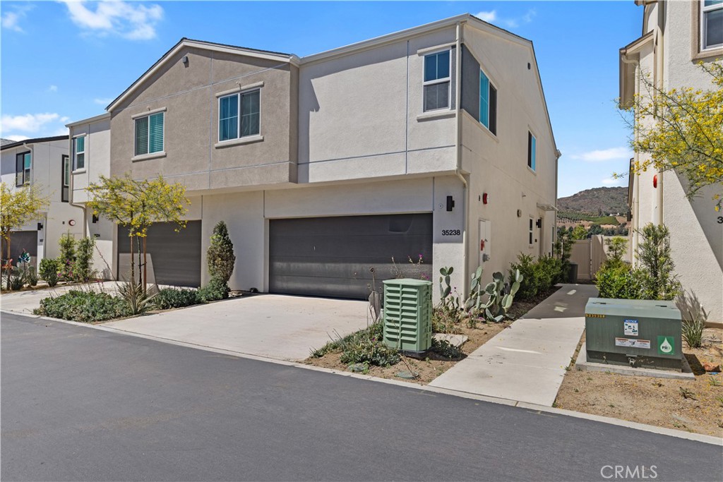 35238 Blossom Place Fallbrook, CA 92028 - Photo 1 of 33 Gallery Image 1