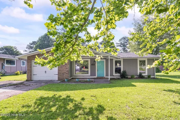 $1,650 | 102 Sterling Road, Jacksonville, NC 28546
