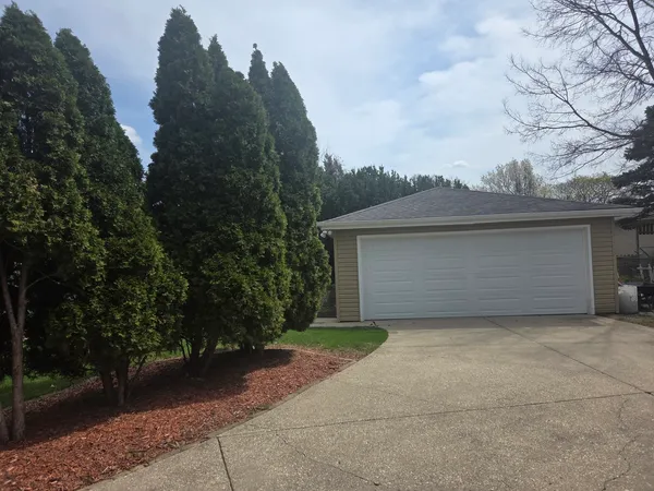 $599,000 | 1101 East Washington Boulevard, Lombard, IL 60148