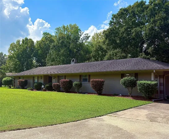 $319,998 | 300 Bayou Drive, Beaumont, TX 77705