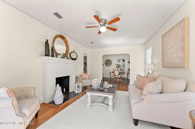 $1,300 | 4744 Glenwood Avenue, Jacksonville, FL 32205