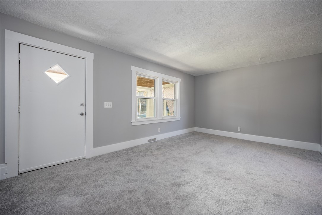 74 Everett Street Greece, NY 14615 - Photo 14 of 33