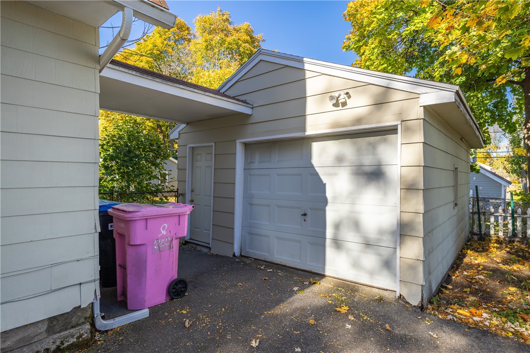 74 Everett Street Greece, NY 14615 - Photo 5 of 33