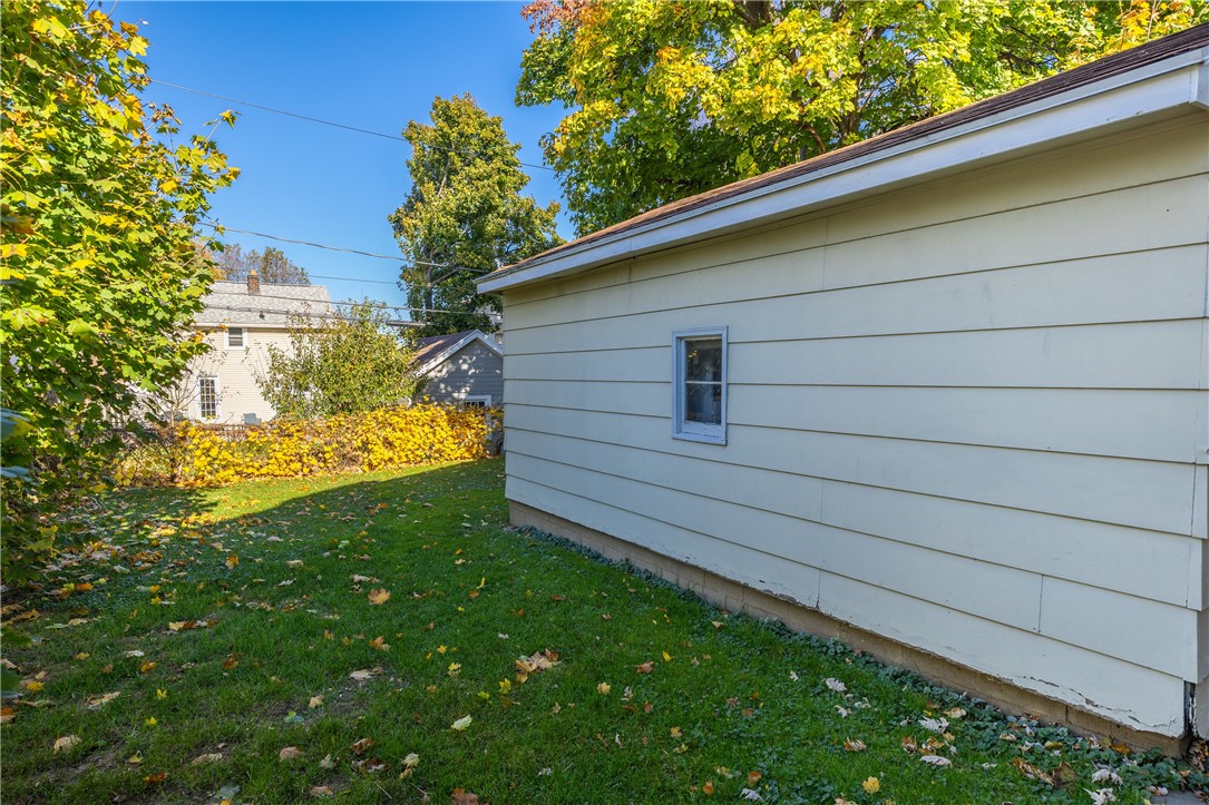 74 Everett Street Greece, NY 14615 - Photo 6 of 33