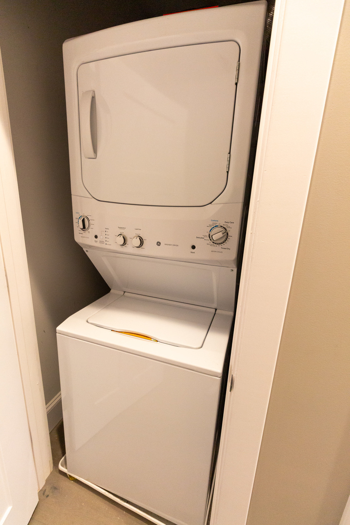 3755 West Addison Street, Unit 2E Chicago, IL 60618 - Photo 16 of 20 a utility room with dryer and washer