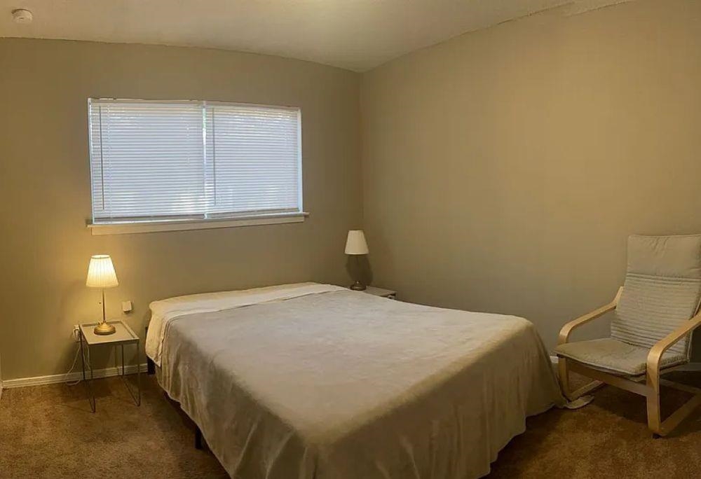 600 Patterson Street Memphis, TN 38111 - Photo 10 of 10 a bedroom with a bed and a window
