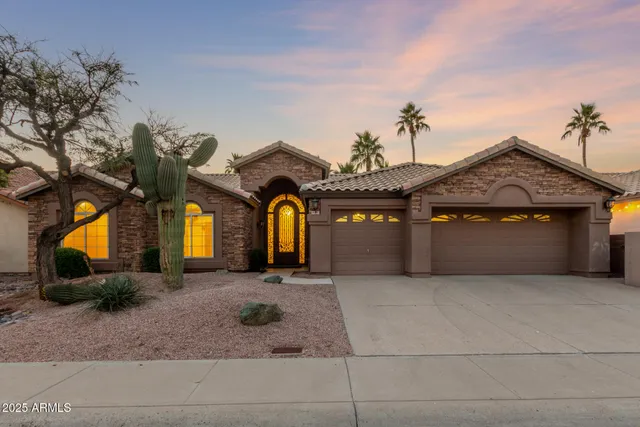 $899,900 | 16038 South 35th Way, Phoenix, AZ 85048
