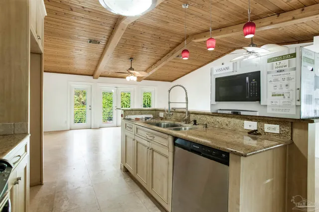 $649,900 | 713 Roanoke Court, Gulf Breeze, FL 32561