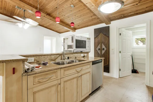 $649,900 | 713 Roanoke Court, Gulf Breeze, FL 32561