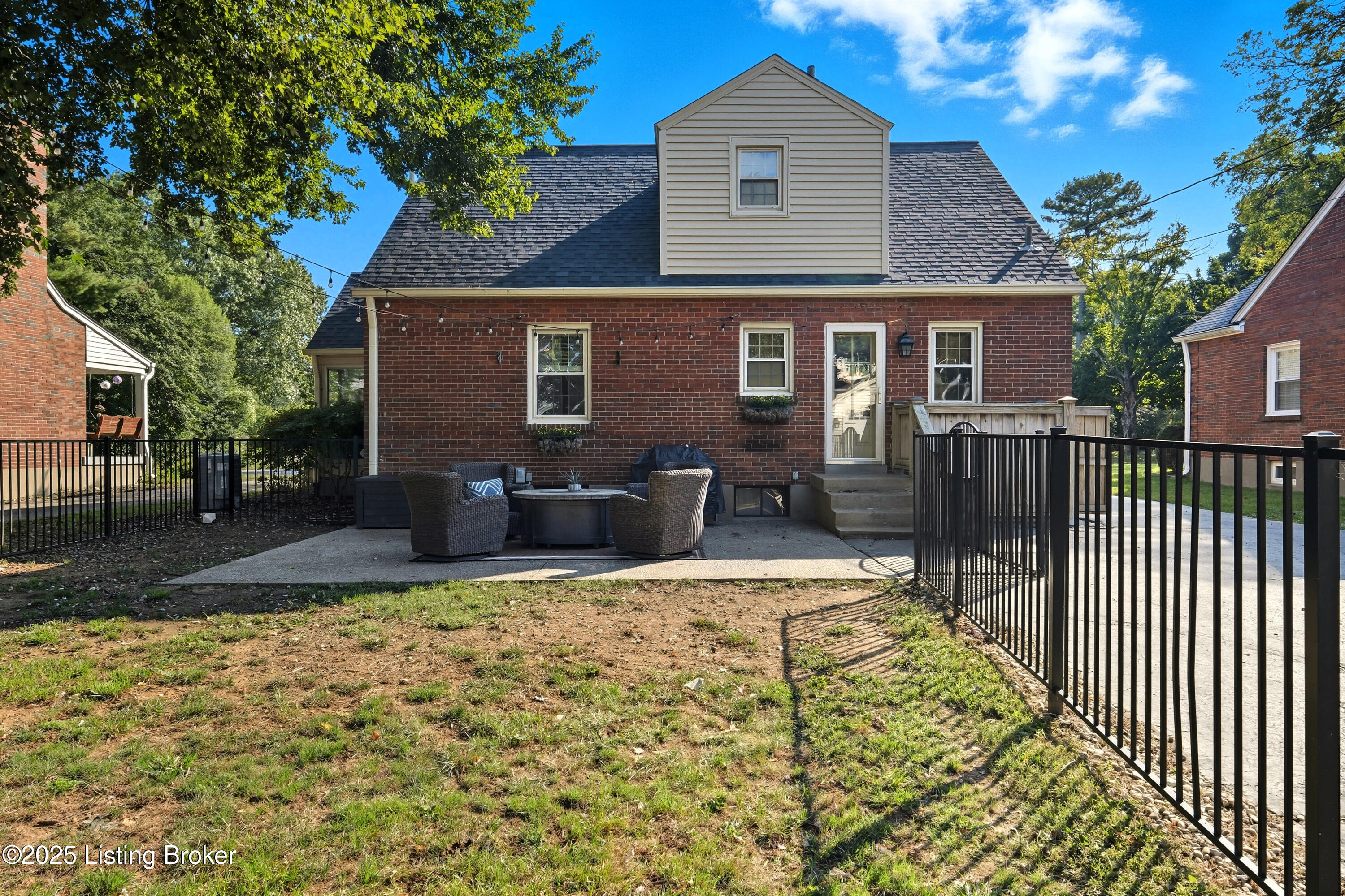 4509 Winchester Road Louisville, KY 40207 - Photo 29 of 39 29_4509winchester_louisvillerealestateme