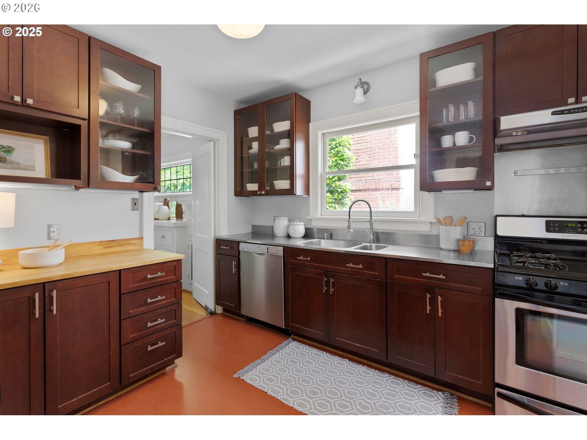436 Southeast 44th Avenue Portland, OR 97215 - Photo 13 of 46 Kitchen