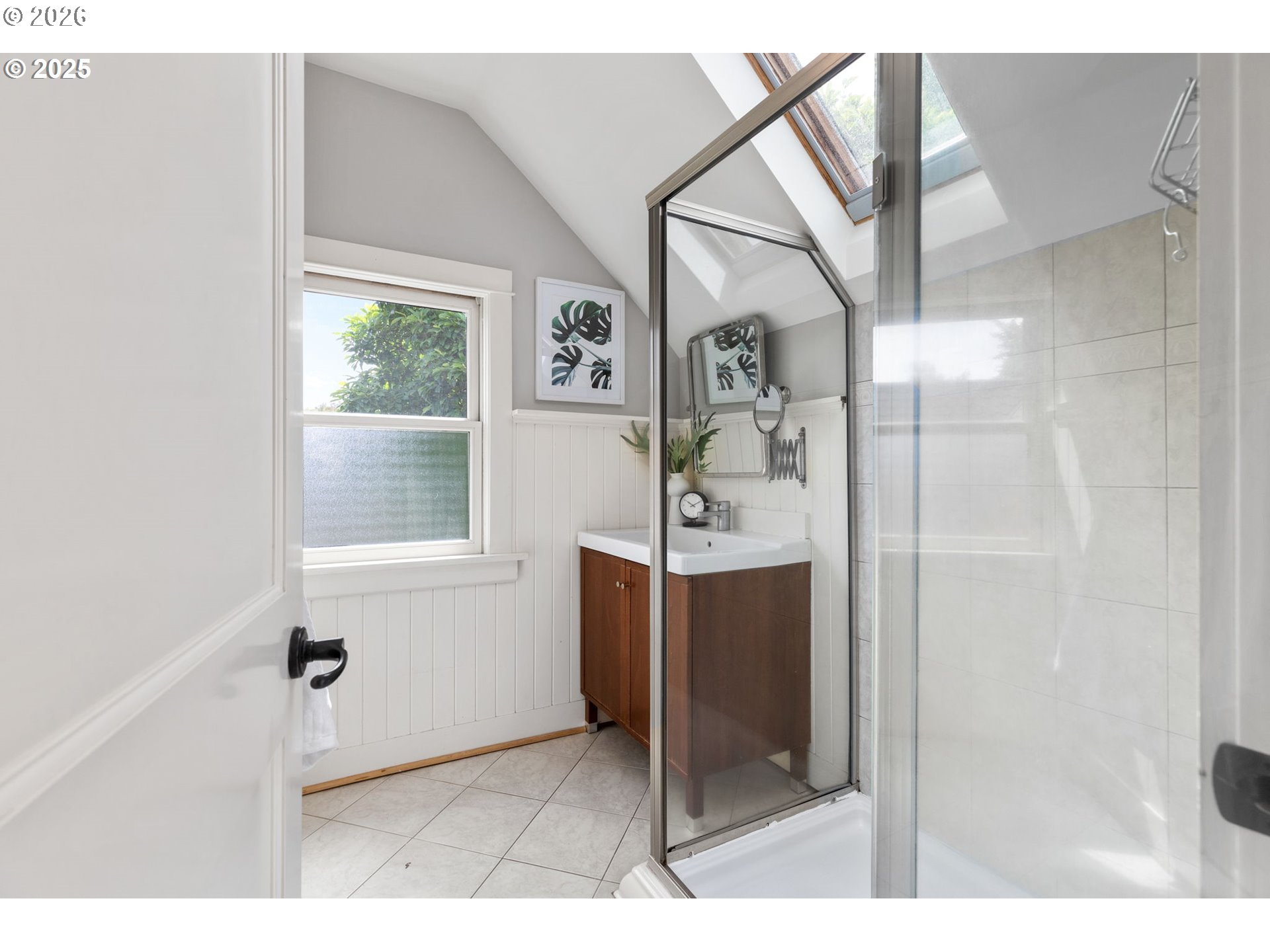 436 Southeast 44th Avenue Portland, OR 97215 - Photo 19 of 46 Bathroom