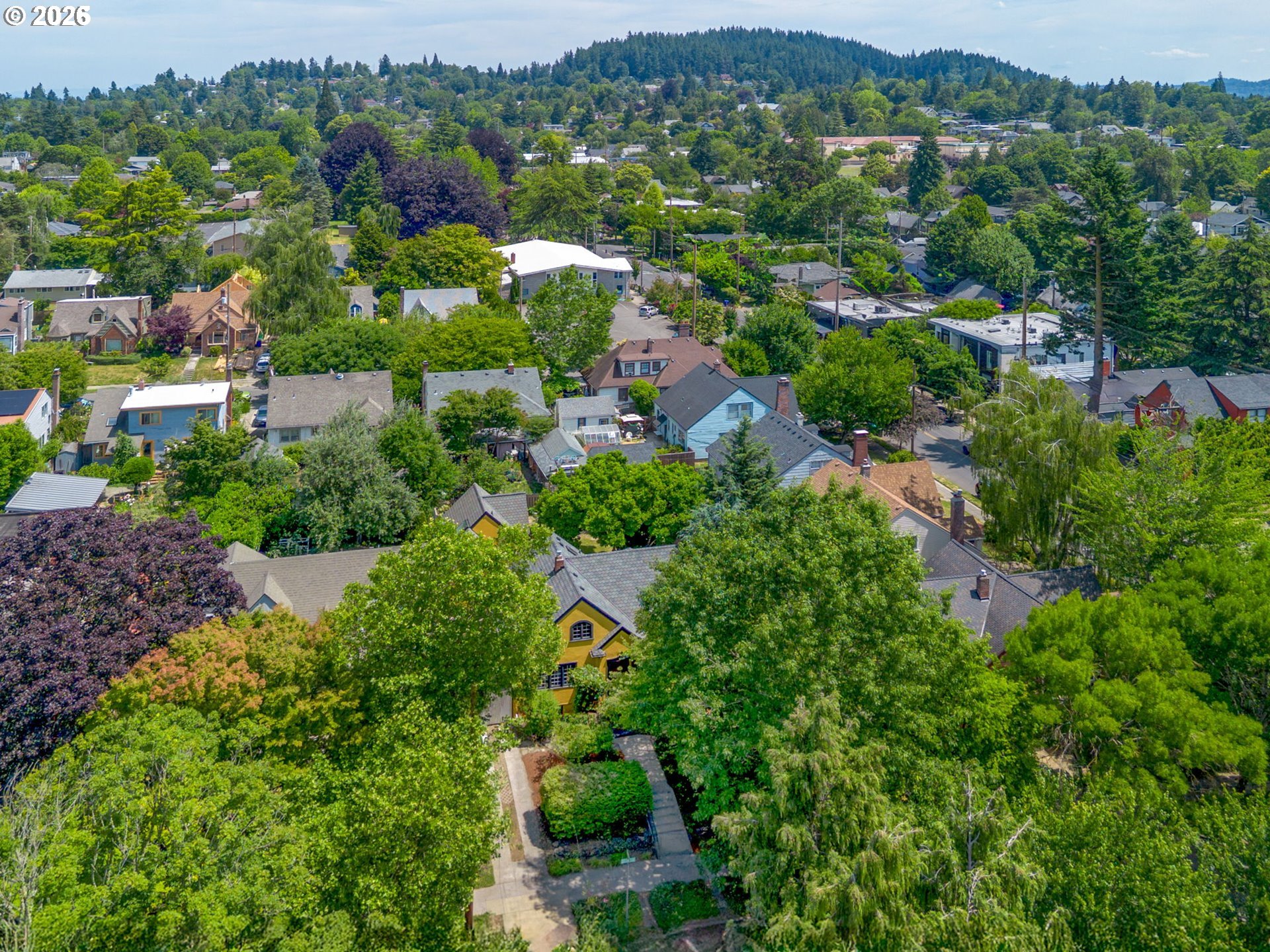 436 Southeast 44th Avenue Portland, OR 97215 - Photo 2 of 46 Front Yard