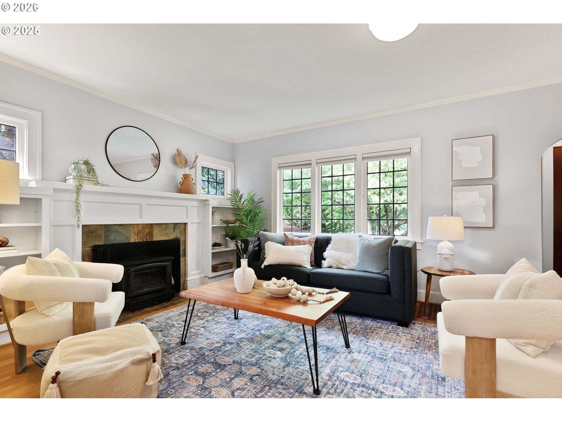 436 Southeast 44th Avenue Portland, OR 97215 - Photo 4 of 46 Living Room