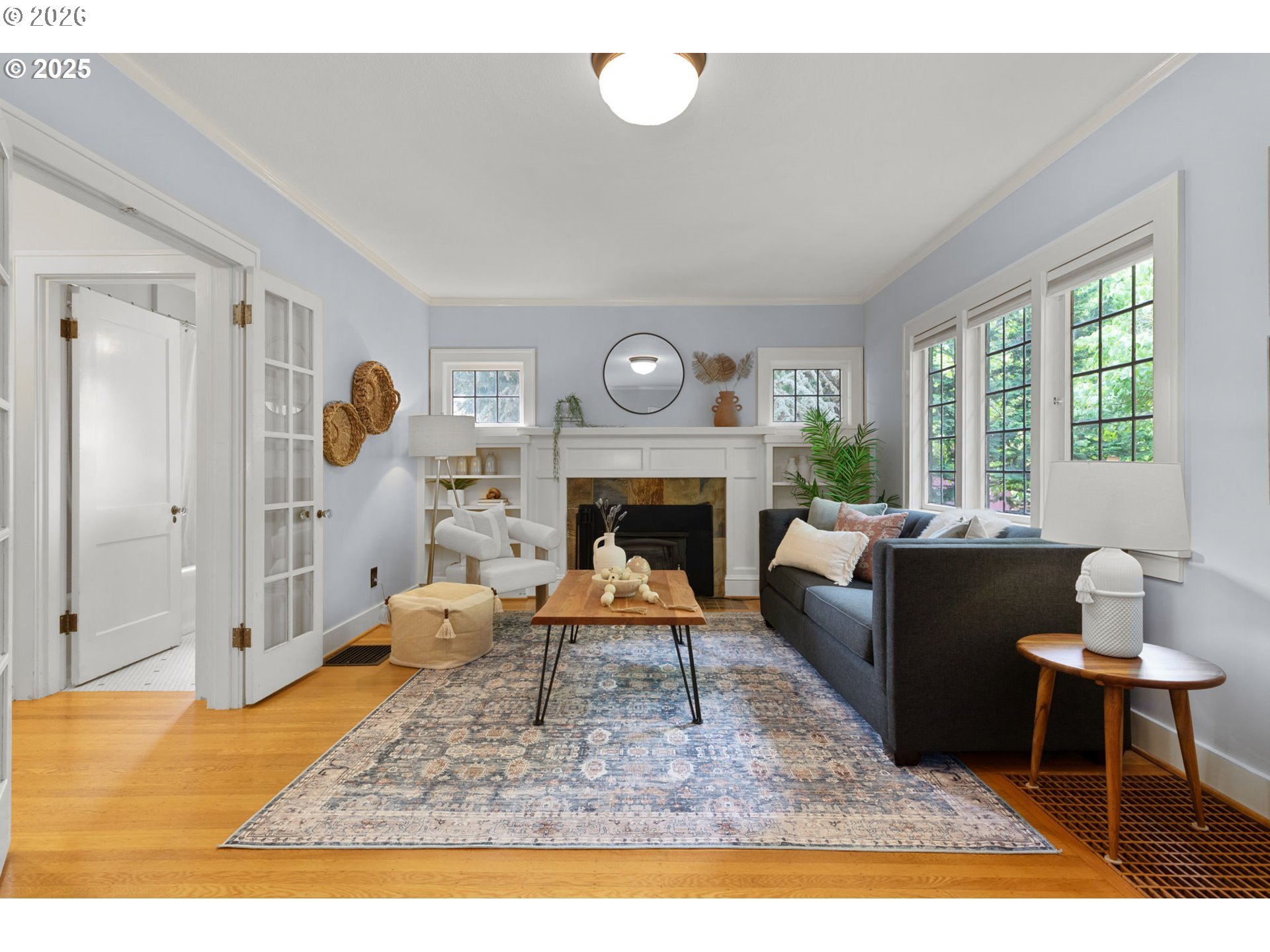 436 Southeast 44th Avenue Portland, OR 97215 - Photo 7 of 46 Living Room