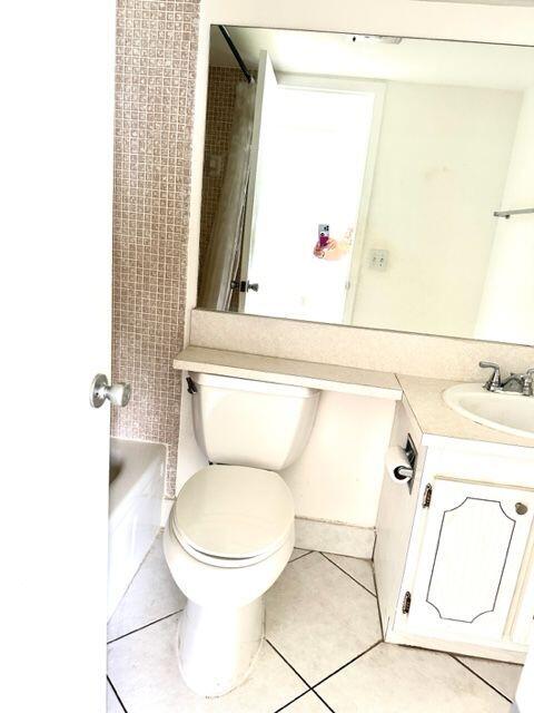 142 Brighton D Boca Raton, FL 33434 - Photo 9 of 26 Master Bathroom