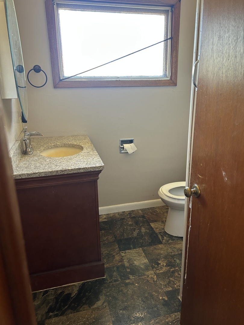 401 Oak Drive Roberts, IL 60962 - Photo 11 of 15