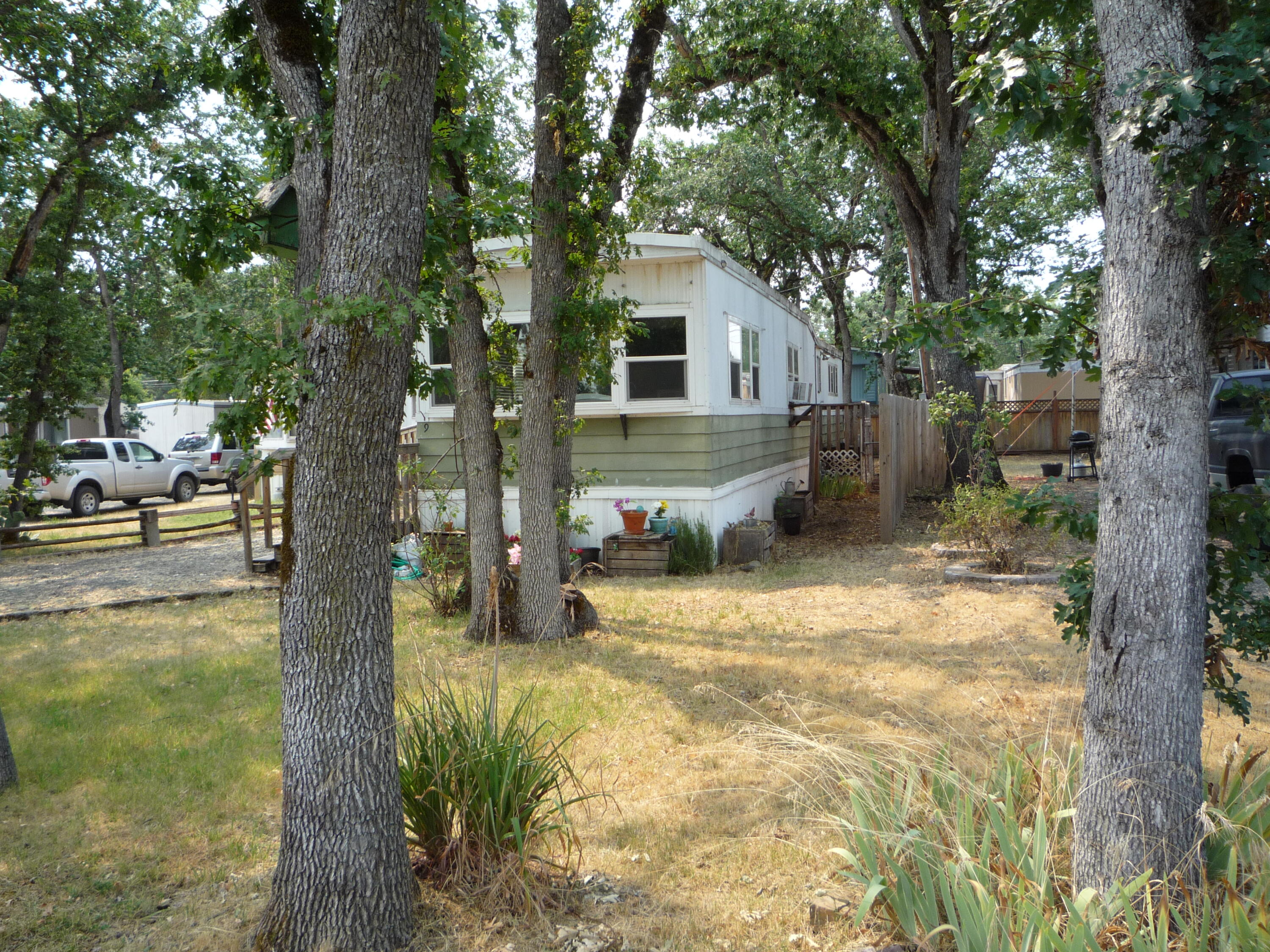380 West Gregory Road, Unit 9 Central Point, OR 97502 - Photo 13 of 22 P1020538
