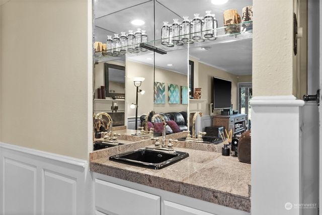 $577,500 | 7433 Zircon Drive Southwest, Lakewood, WA 98498