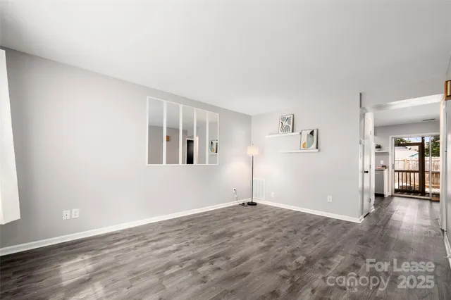 $1,725 | 1422 Delane Avenue, Unit 9, Charlotte, NC 28211