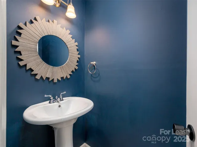 $1,725 | 1422 Delane Avenue, Unit 9, Charlotte, NC 28211