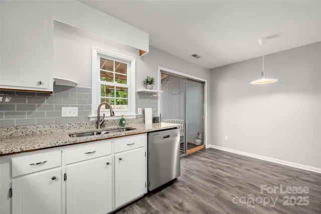 $1,725 | 1422 Delane Avenue, Unit 9, Charlotte, NC 28211