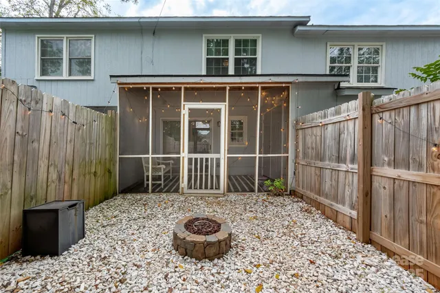 $1,725 | 1422 Delane Avenue, Unit 9, Charlotte, NC 28211