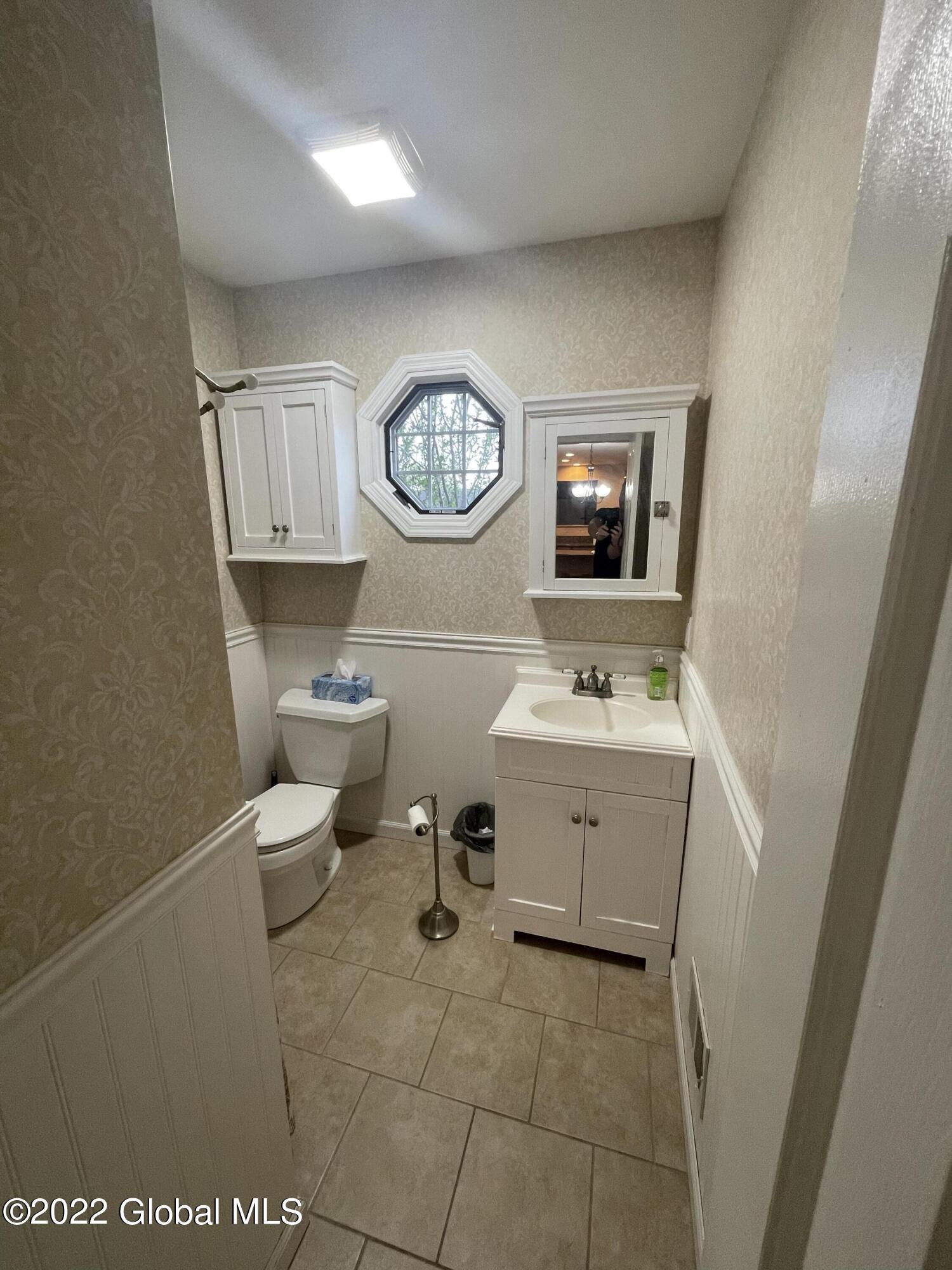 63 Swatling Road Colonie, NY 12189 - Photo 11 of 30 8968DCD5-FB76-4CC9-ABB5-A43D45DE9174