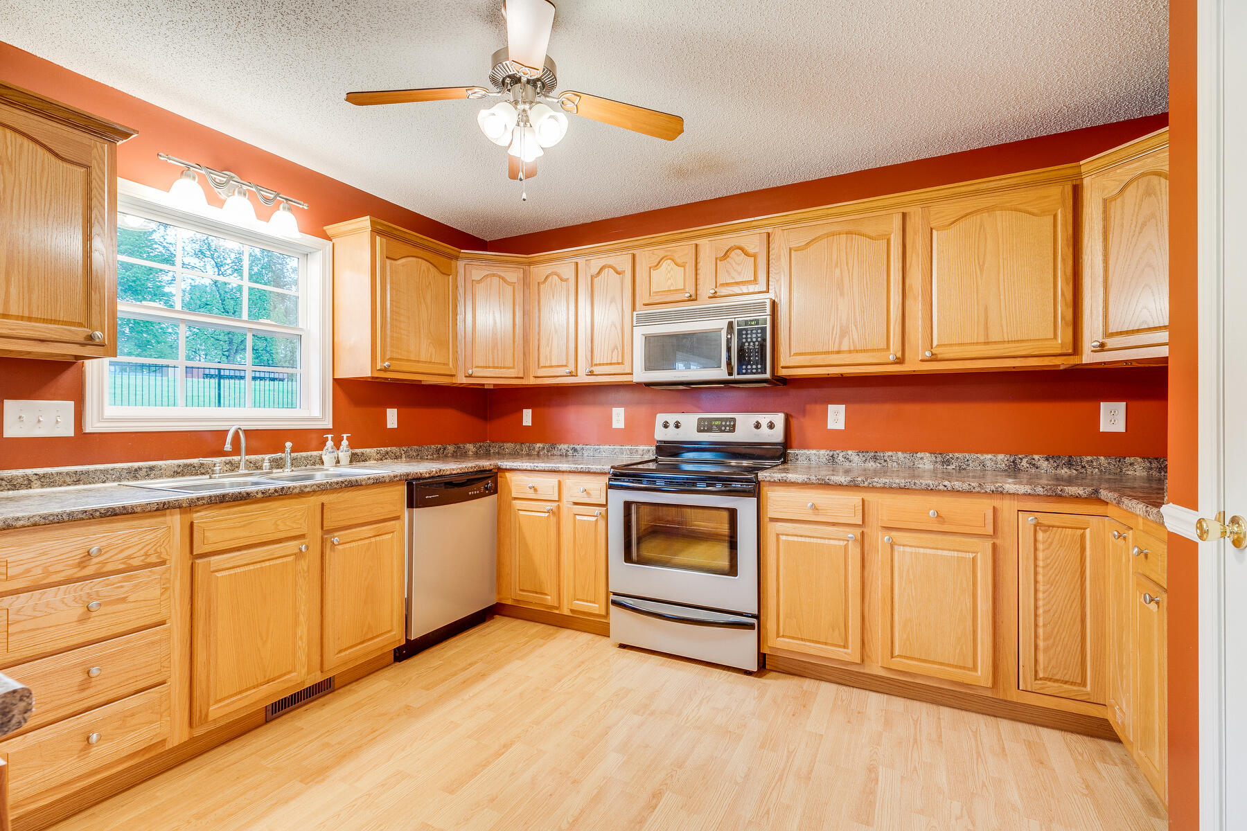 53 Whispering Ridges Road Greeneville, TN 37743 - Photo 15 of 37 017