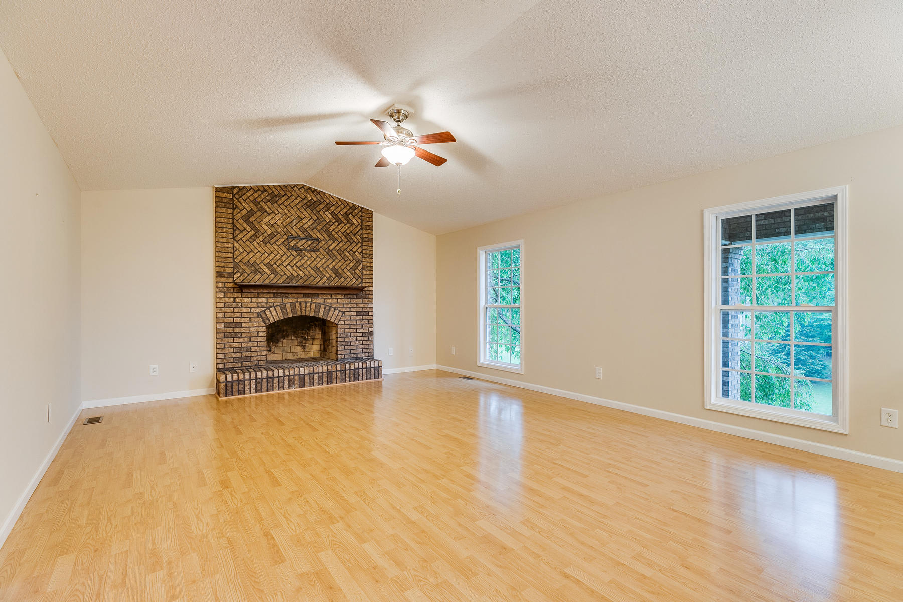 53 Whispering Ridges Road Greeneville, TN 37743 - Photo 6 of 37 006
