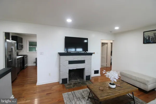 $3,600 | 4009 Taney Avenue, Alexandria, VA 22304