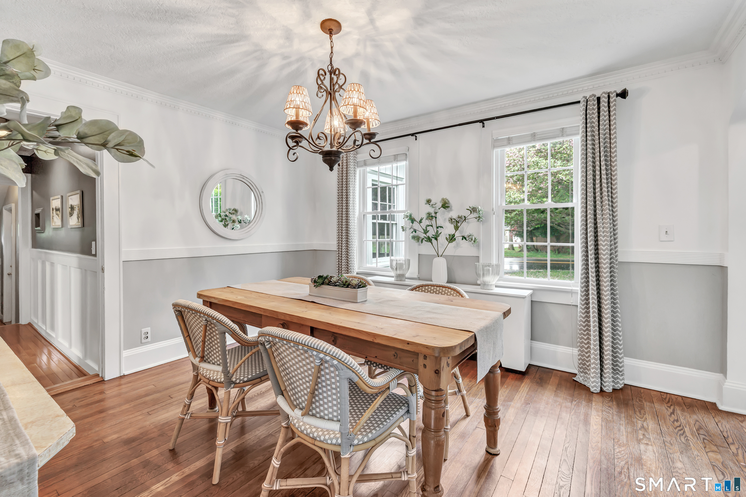 464 Round Hill Road Fairfield, CT 06824 - Photo 24 of 40 Lovely dining room convenient to the kitchen.