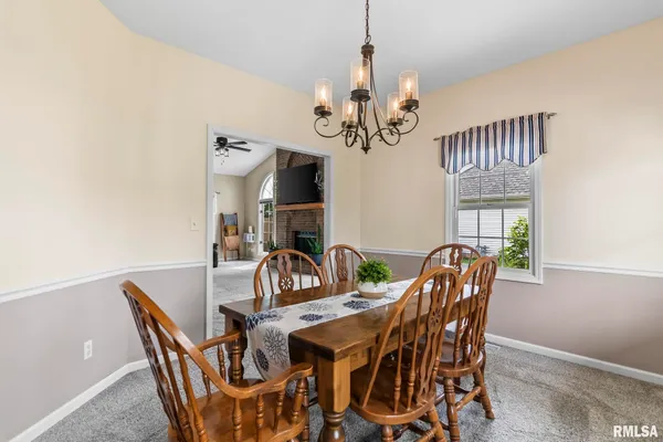 $445,000 | 2804 Hastings Road, Chatham, IL 62629