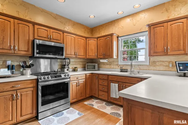 $445,000 | 2804 Hastings Road, Chatham, IL 62629