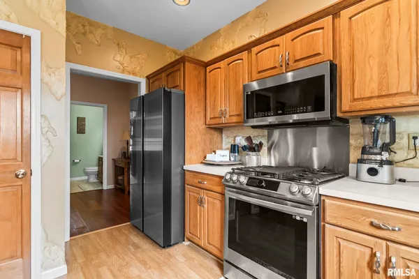 $445,000 | 2804 Hastings Road, Chatham, IL 62629