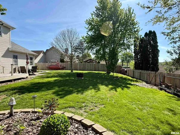 $445,000 | 2804 Hastings Road, Chatham, IL 62629