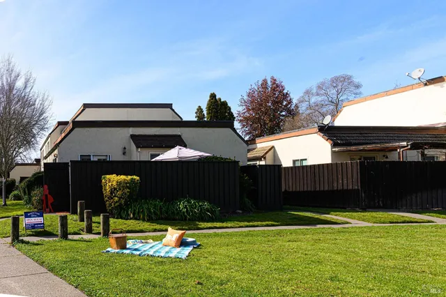 $400,000 | 1816 Primavera Court, Santa Rosa, CA 95409