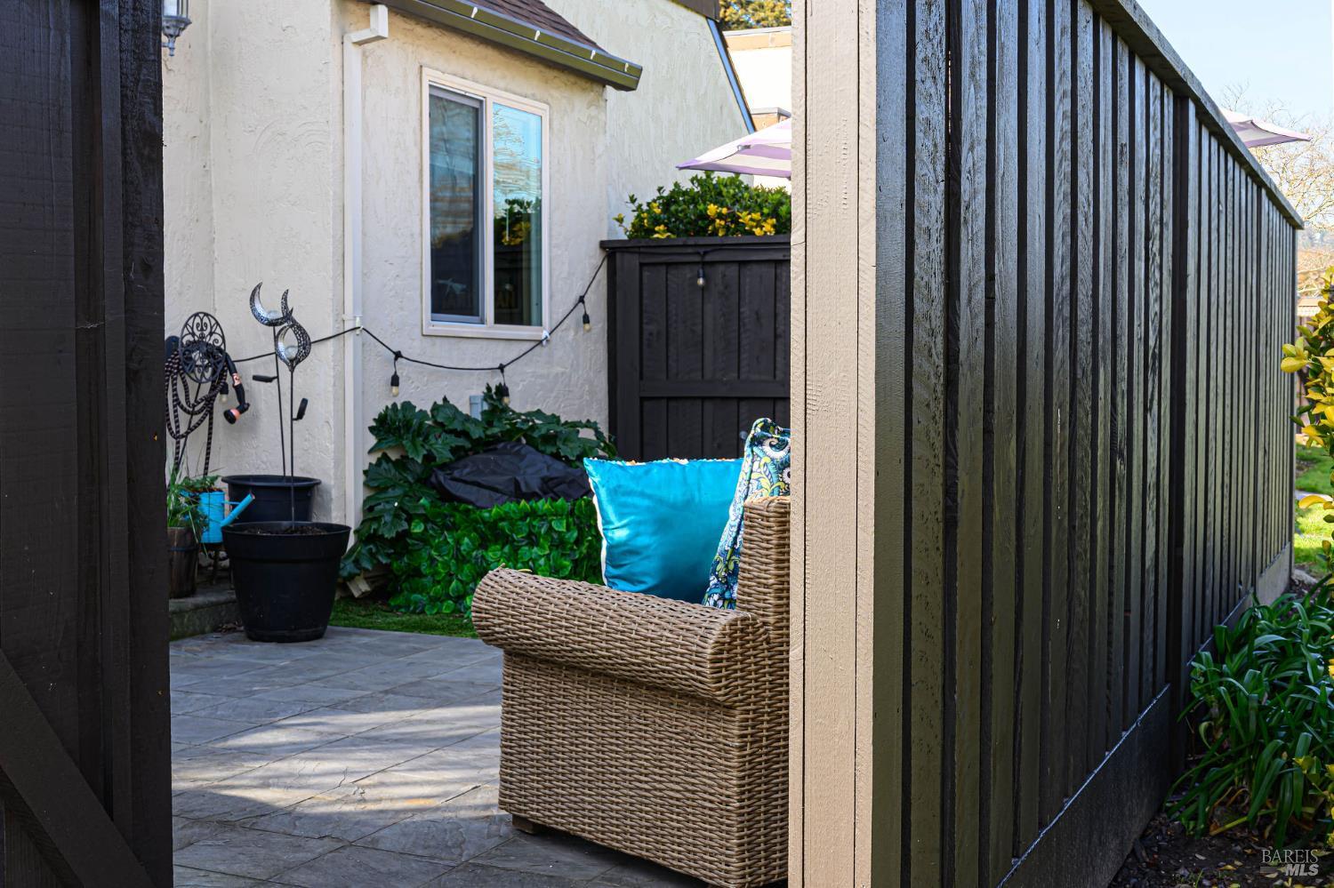 1816 Primavera Court Santa Rosa, CA 95409 - Photo 3 of 31